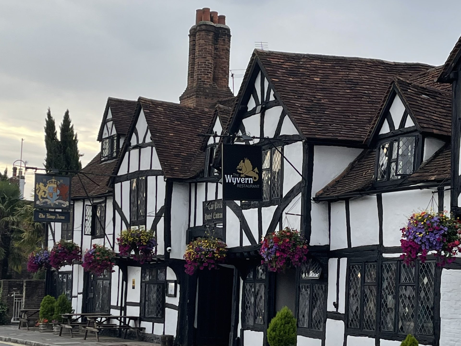 moda-in-pelle-amersham-on-sale-www-changeyourwindows
